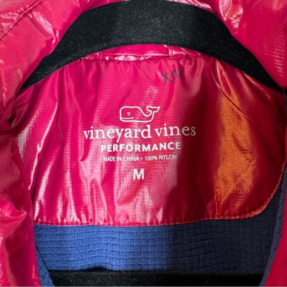 Vineyard Vines Shiny Mountain Weekend Quilted Vest Beet Red Women’s Size Medium - Picture 3 of 9
